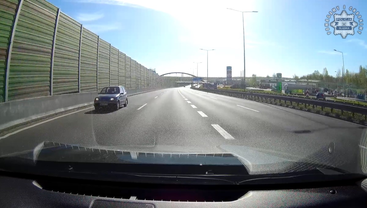 O włos od tragedii: 86-letni kierowca z Sosnowca wjechał pod prąd na autostradę A4