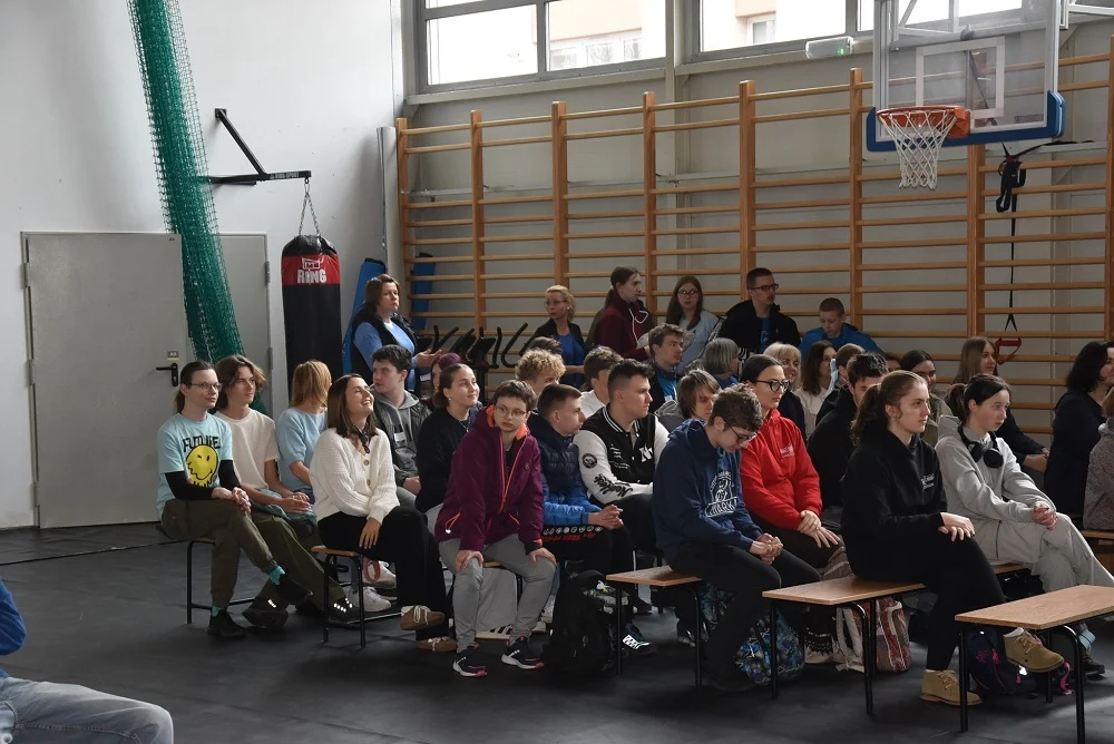 Dzień Świadomości Autyzmu w powiecie mikołowskim! Uczniowie wzięli udział w grze terenowej