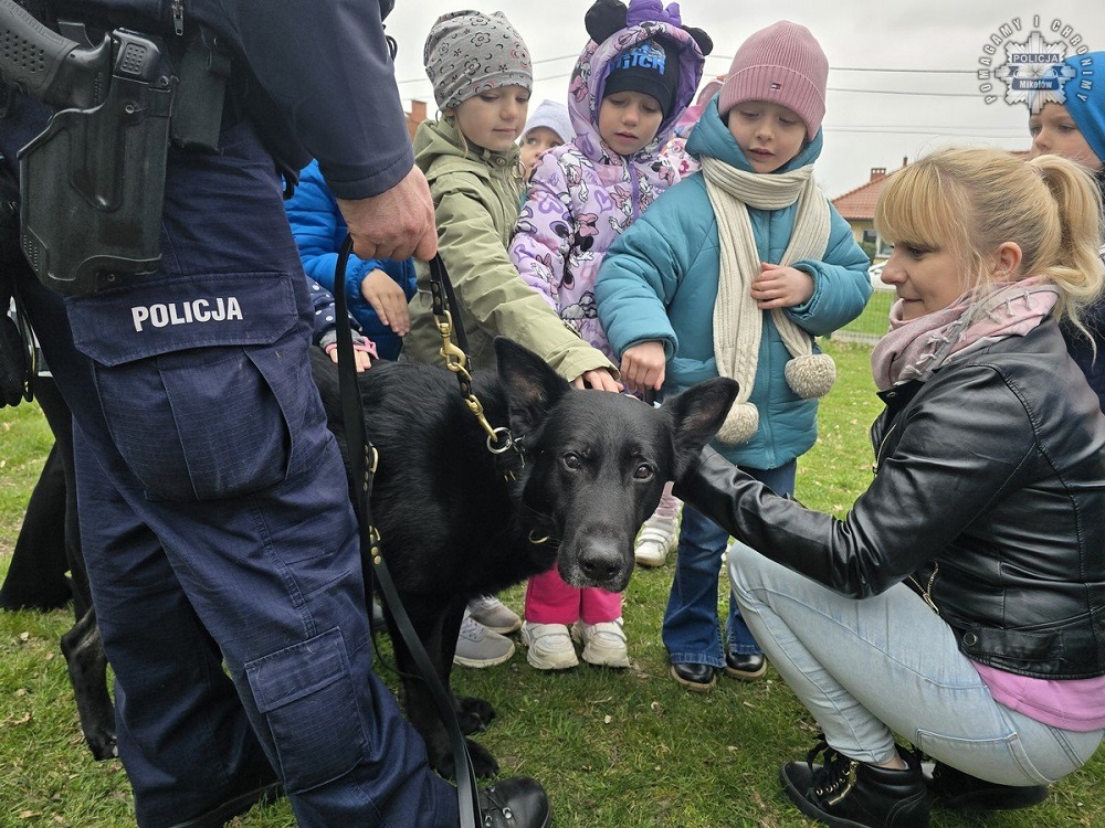 Mikołowscy mundurowi wsparli schronisko dla zwierząt [FOTO]