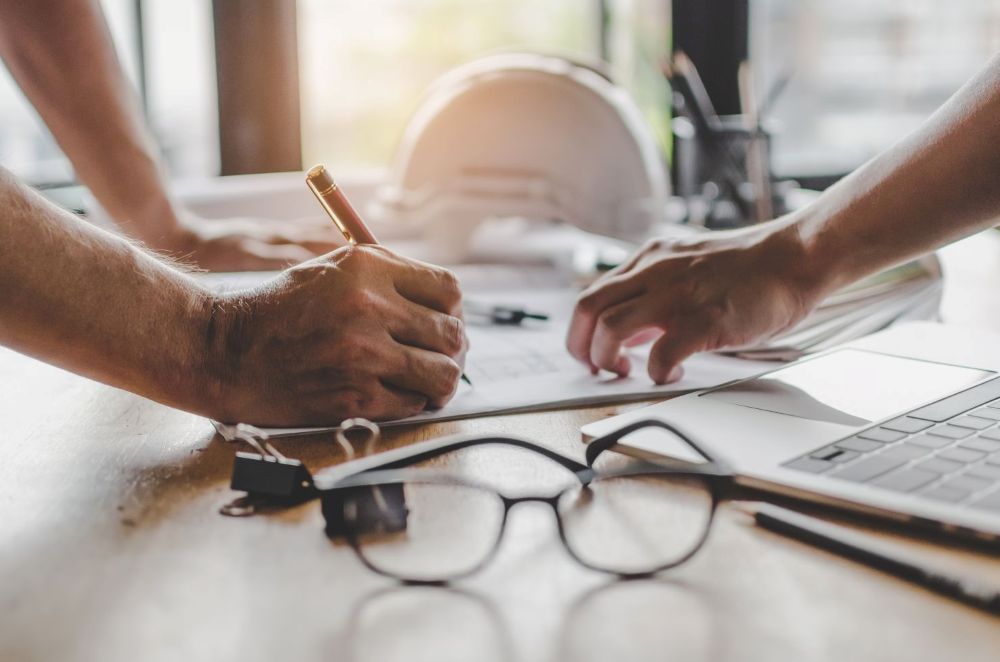 Oferty pracy w Polsce 2025 – sprawdź, na jakie stanowiska jest największe zapotrzebowanie