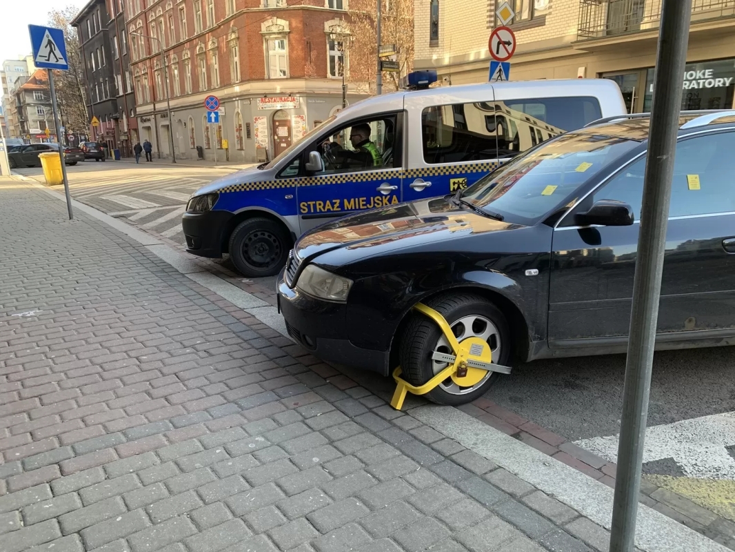 Patrole straży miejskiej. Jak skutecznie walczą z nieprawidłowym parkowaniem? 5