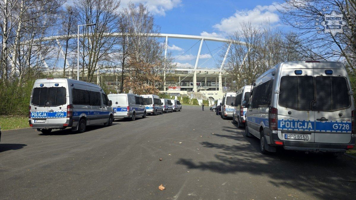 Pirotechnika, dron i narkotyki. Policja podsumowała zabezpieczenie meczu Ruch–Legia 5