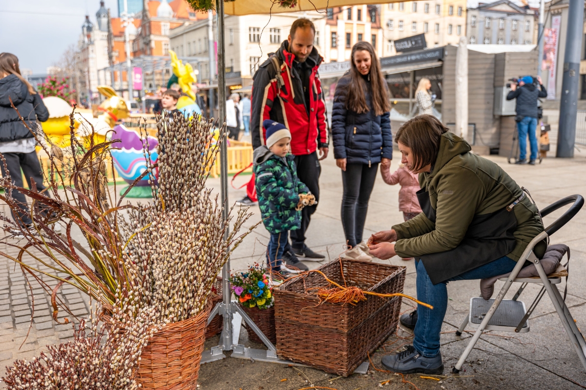 Wielkanocne tradycje na katowickim Rynku. Co czeka odwiedzających Jarmark?