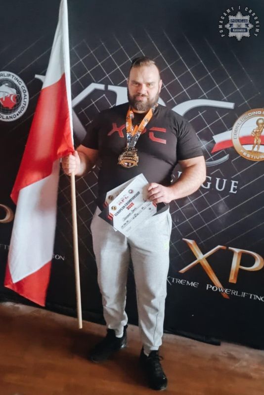 Katowicki policjant podwójnym Mistrzem Europy w wyciskaniu sztangi!