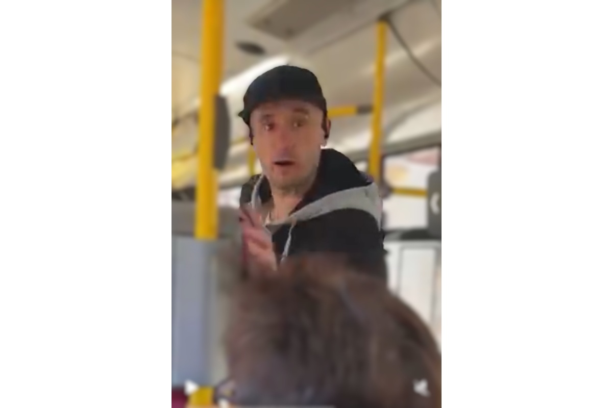 Groźby w autobusie. Policja publikuje wizerunek podejrzewanego