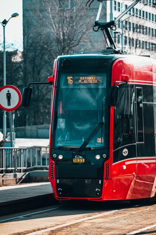 Nowe trasy tramwajowe i rozkłady! Zmiany na 14 liniach w metropolii