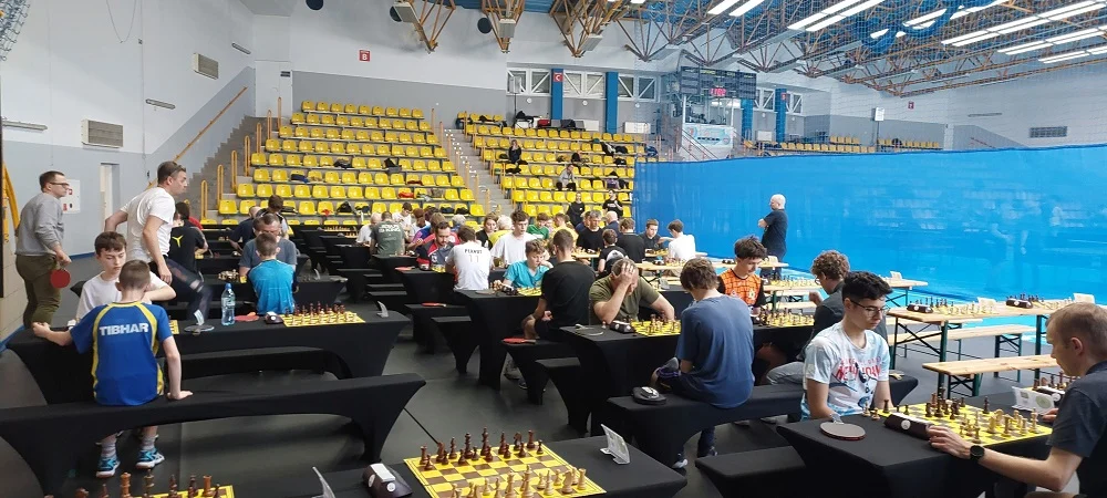 Emocjonujący turniej szacho-tenisa stołowego w Żorach [FOTO]