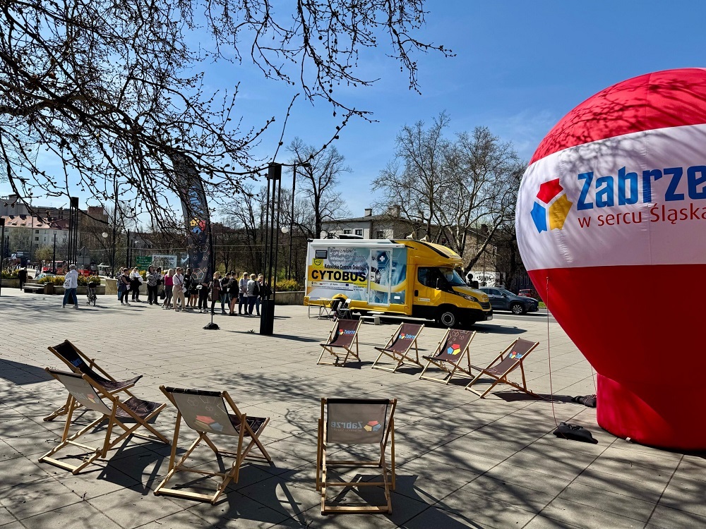 Profilaktyka zdrowotna w Zabrzu: kobiety dbają o zdrowie dzięki CYTOBUSOWI