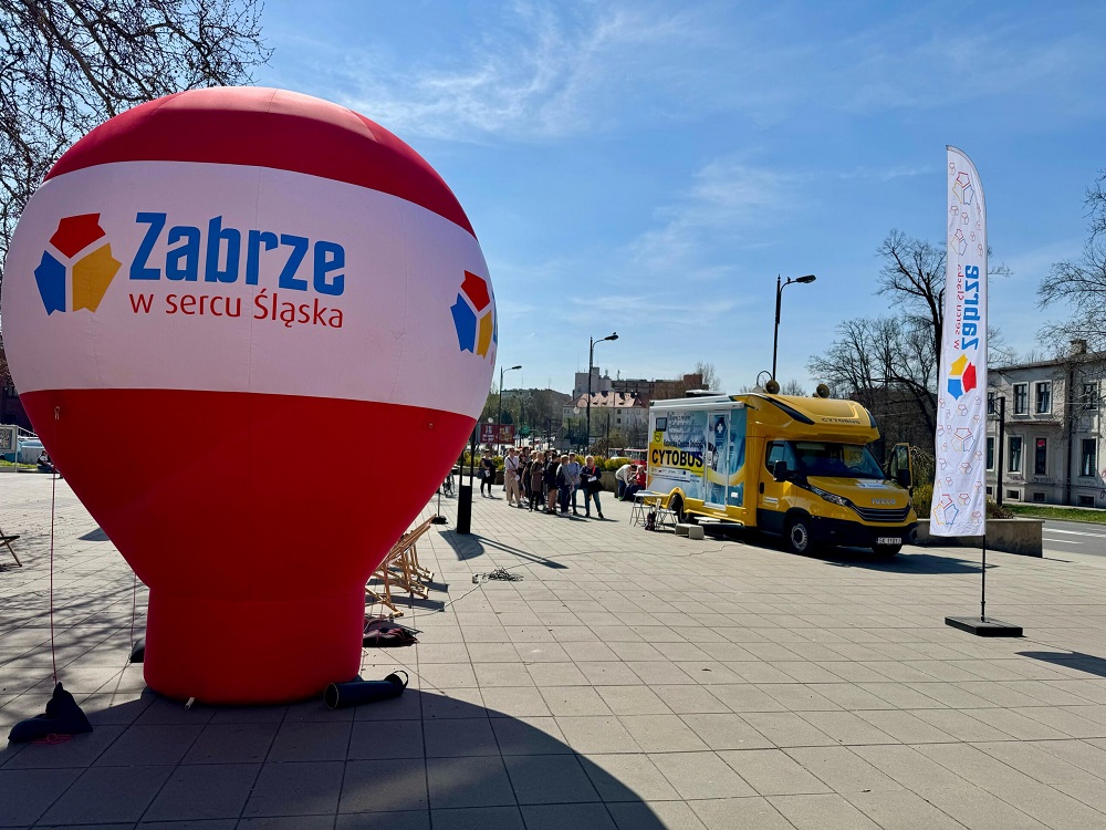 Profilaktyka zdrowotna w Zabrzu: kobiety dbają o zdrowie dzięki CYTOBUSOWI