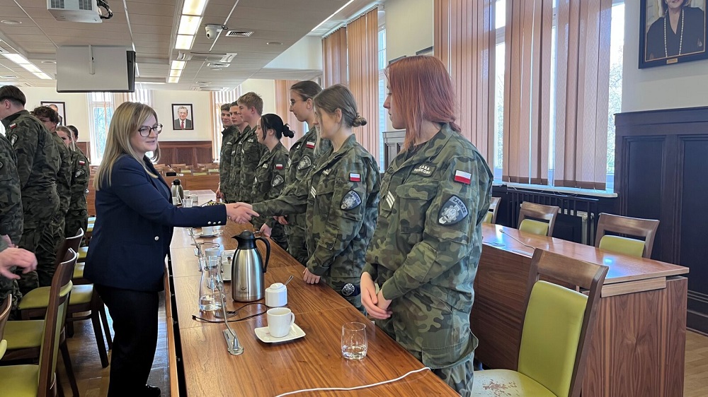 Uczniowie Zespołu Szkół Ekonomiczno-Usługowych z wizytą w Urzędzie Miejskim w Zabrzu