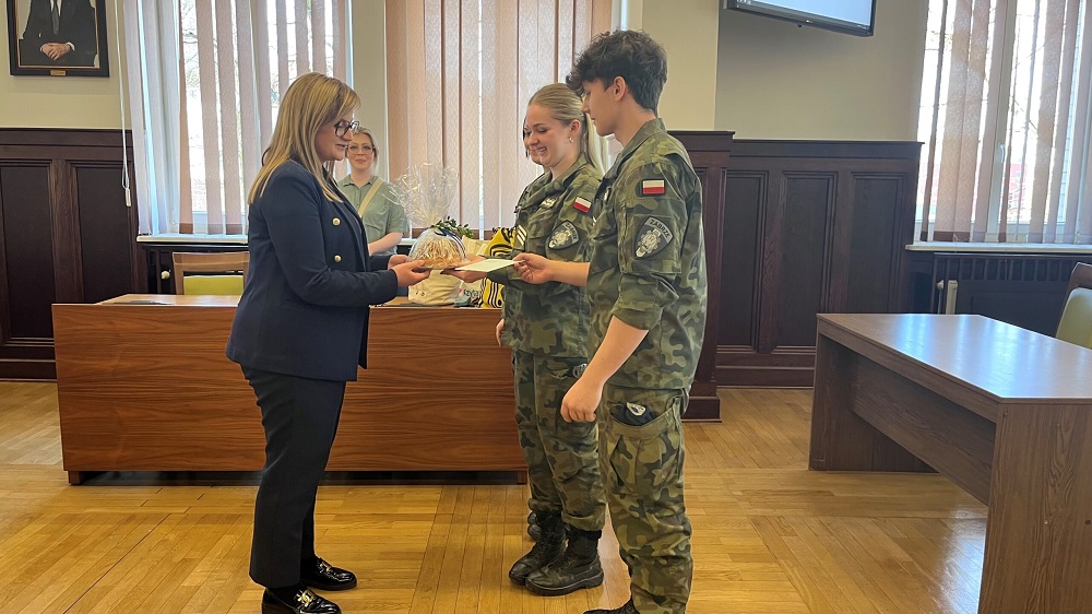 Uczniowie Zespołu Szkół Ekonomiczno-Usługowych z wizytą w Urzędzie Miejskim w Zabrzu