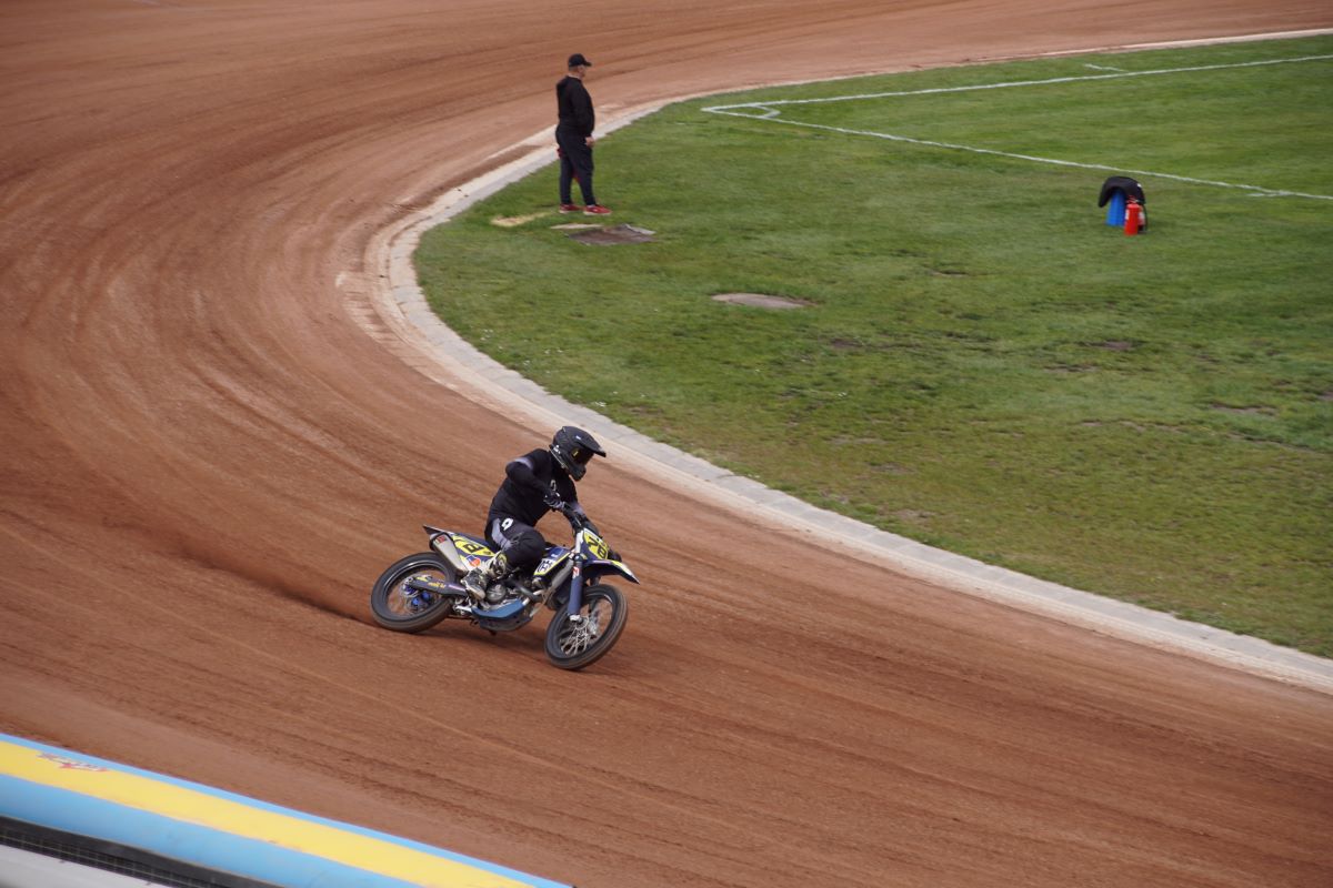 Flat Track 18