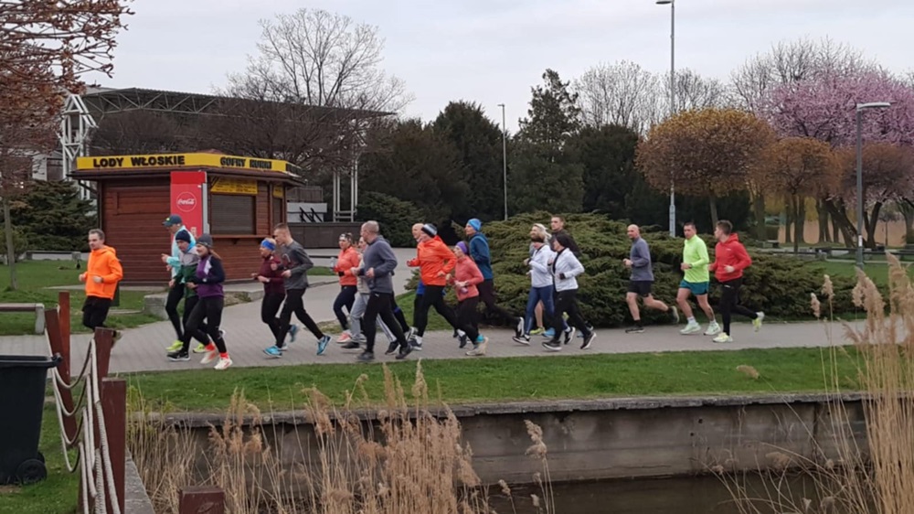 Bezpłatne zajęcia biegowe z Augustem Jakubikiem na Skałce w Świętochłowicach
