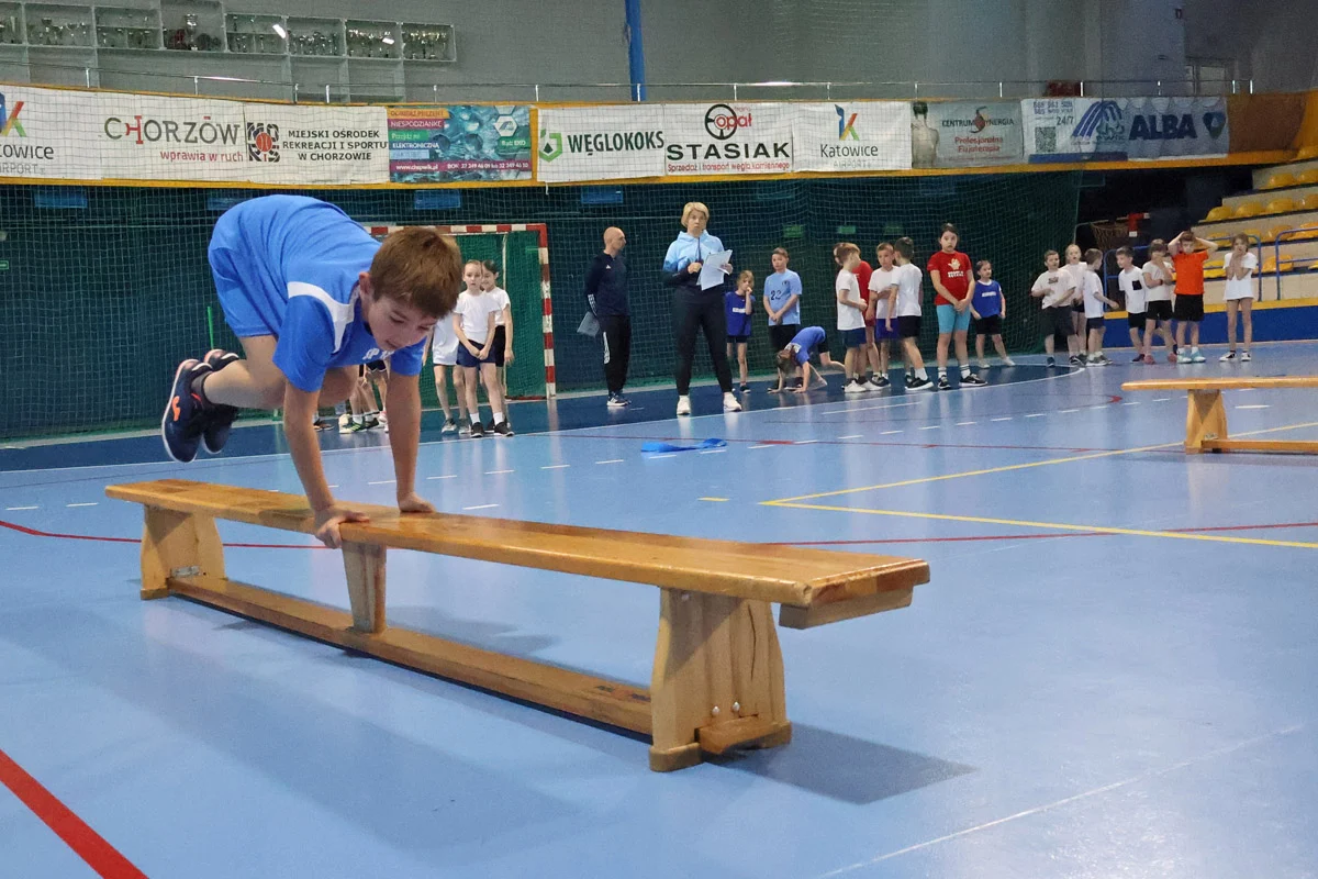 150 dzieci rywalizowało w grach i zabawach w hali MORiS