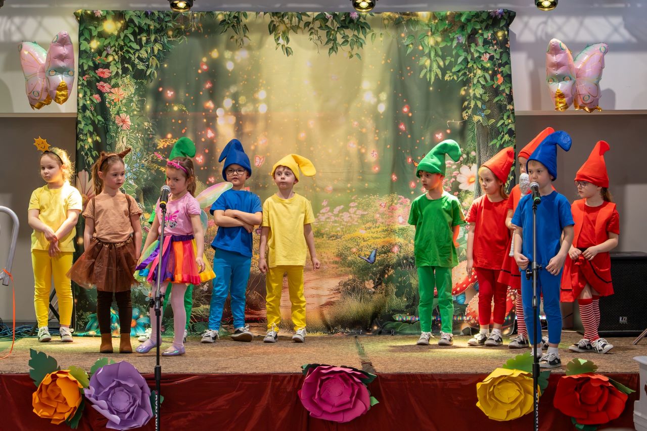 Przedszkolaki z "Biedronek" i "Jaskółek" oczarowały publiczność Koncertu Wiosennego [FOTO]