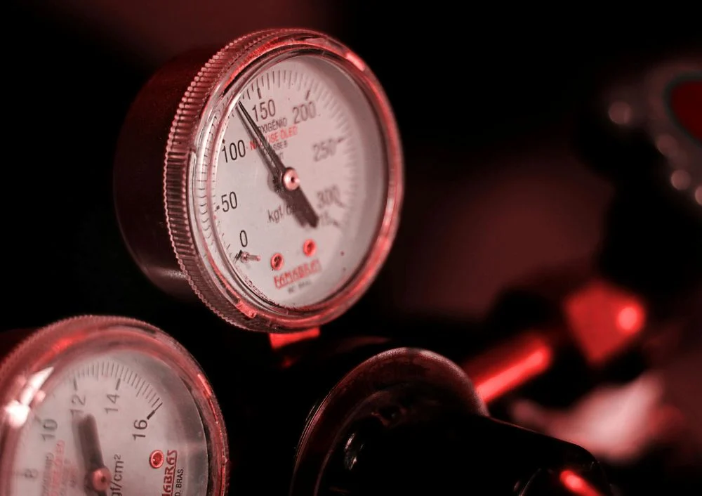 Elektromagnetyczne pompy dozujące w przemyśle chemicznym – kompleksowy przewodnik