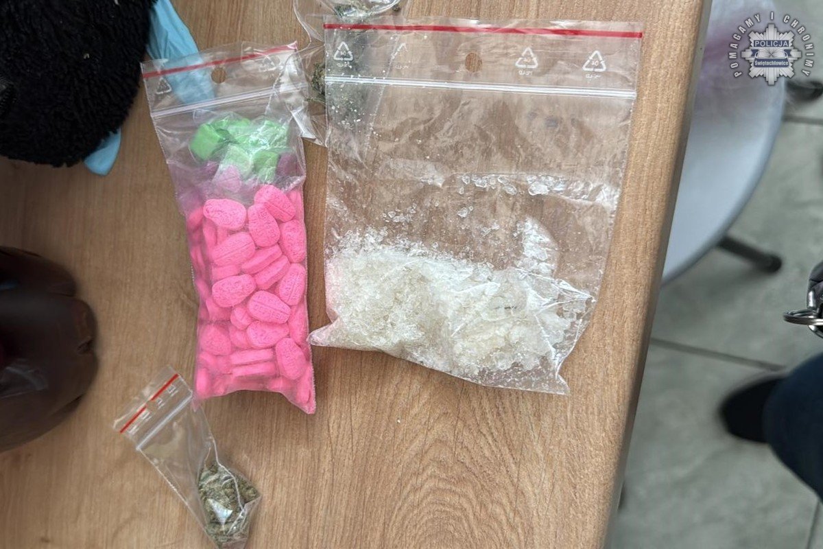 Policja przejęła kilogram narkotyków w Świętochłowicach
