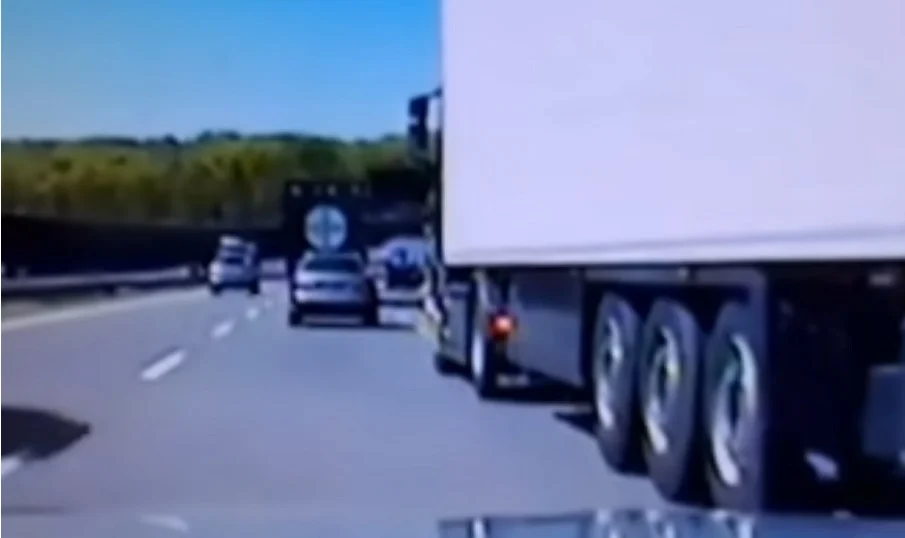 Ruda Śląska: Zmusił policjantów do hamowania na A4. Słono zapłacił za brawurę [FILM]