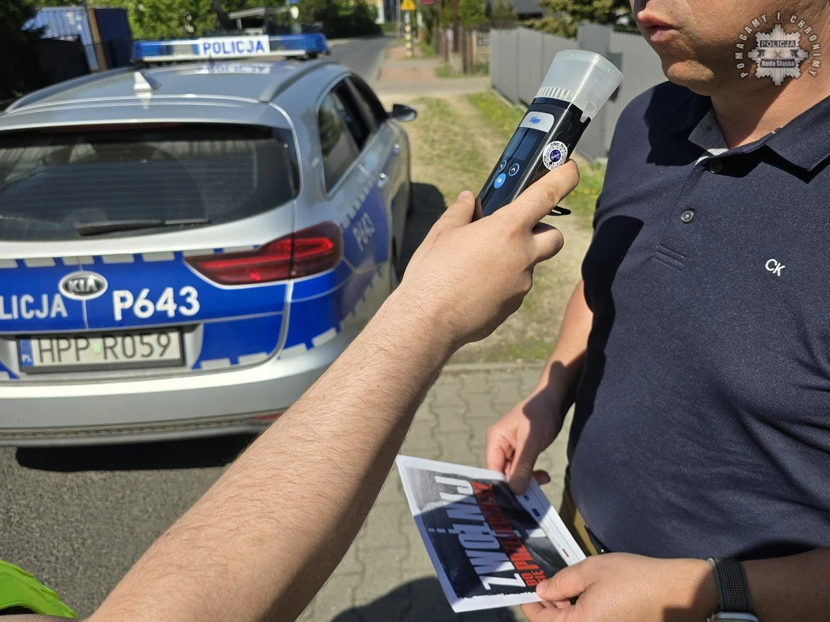 Mandat i ulotka. Policja w Rudzie Śląskiej ostrzega przed brawurą