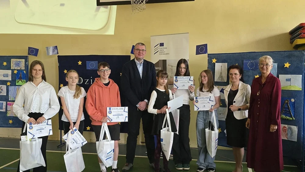 Quiz, konkursy i ciekawostki z Brukseli – SP13 świętuje Tydzień Europejski