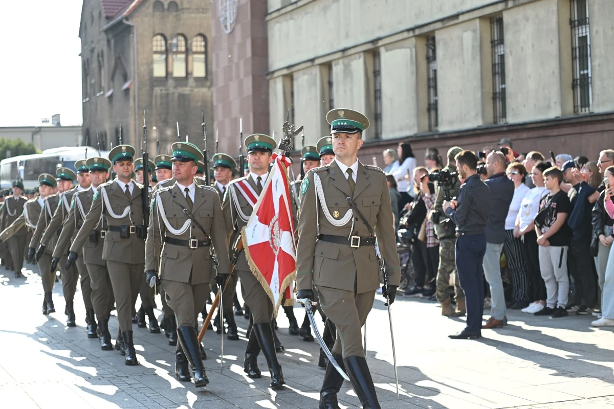Jubileusz Straży Granicznej w Rudzie Śląskiej – muzyka, defilada i wyróżnienia