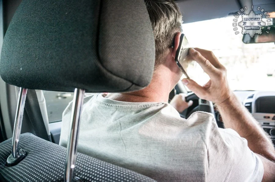 Policja przypomina o bezpieczeństwie: prędkość i telefon to główne zagrożenia
