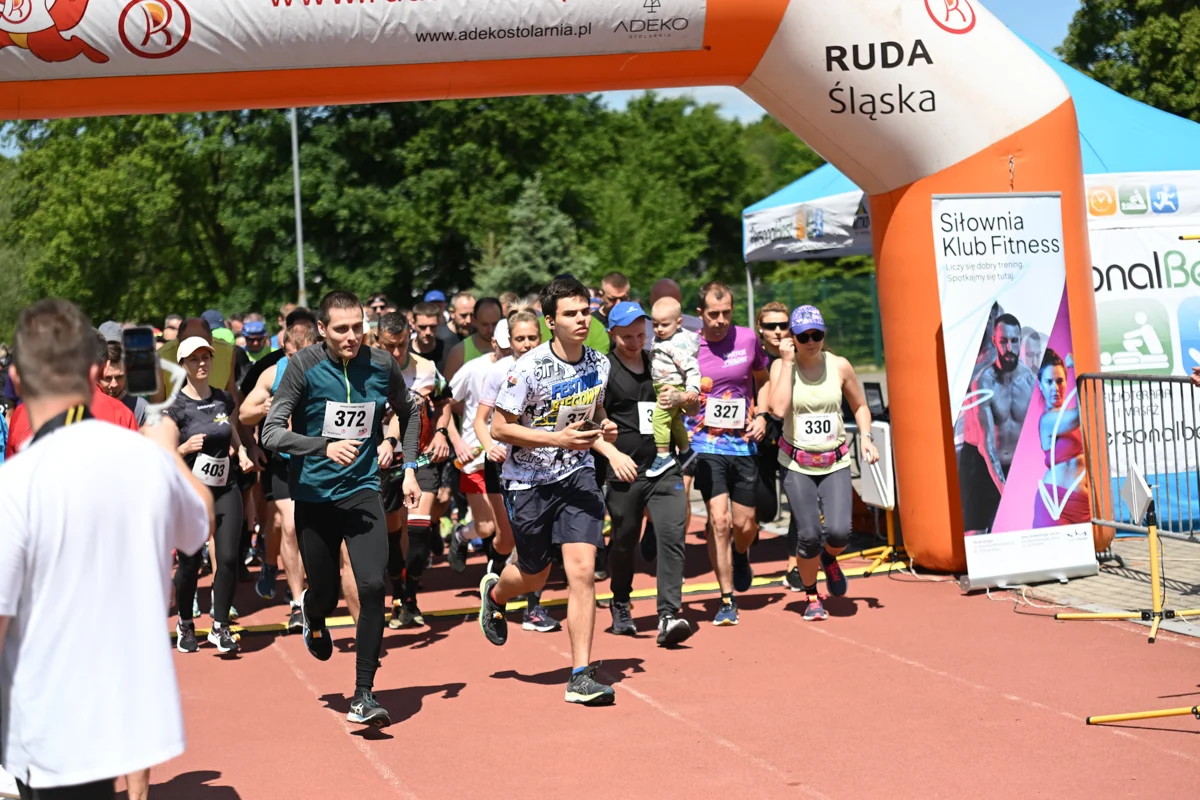 Rudzianie pobiegli z wiewiórką. Dziś majowa edycja biegu przeszła do historii [ZDJĘCIA]