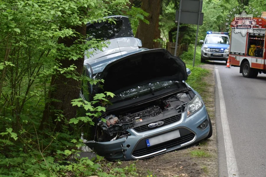 Kierowała z ponad 4 promilami, uderzyła w drzewa i wjechała na przeciwny pas! Cudem nie doszło do tragedii!