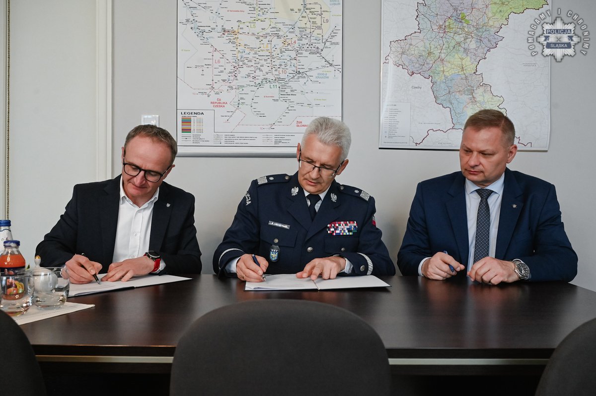 Nowoczesny sprzęt i czworonożni funkcjonariusze. Policja ze wsparciem regionu