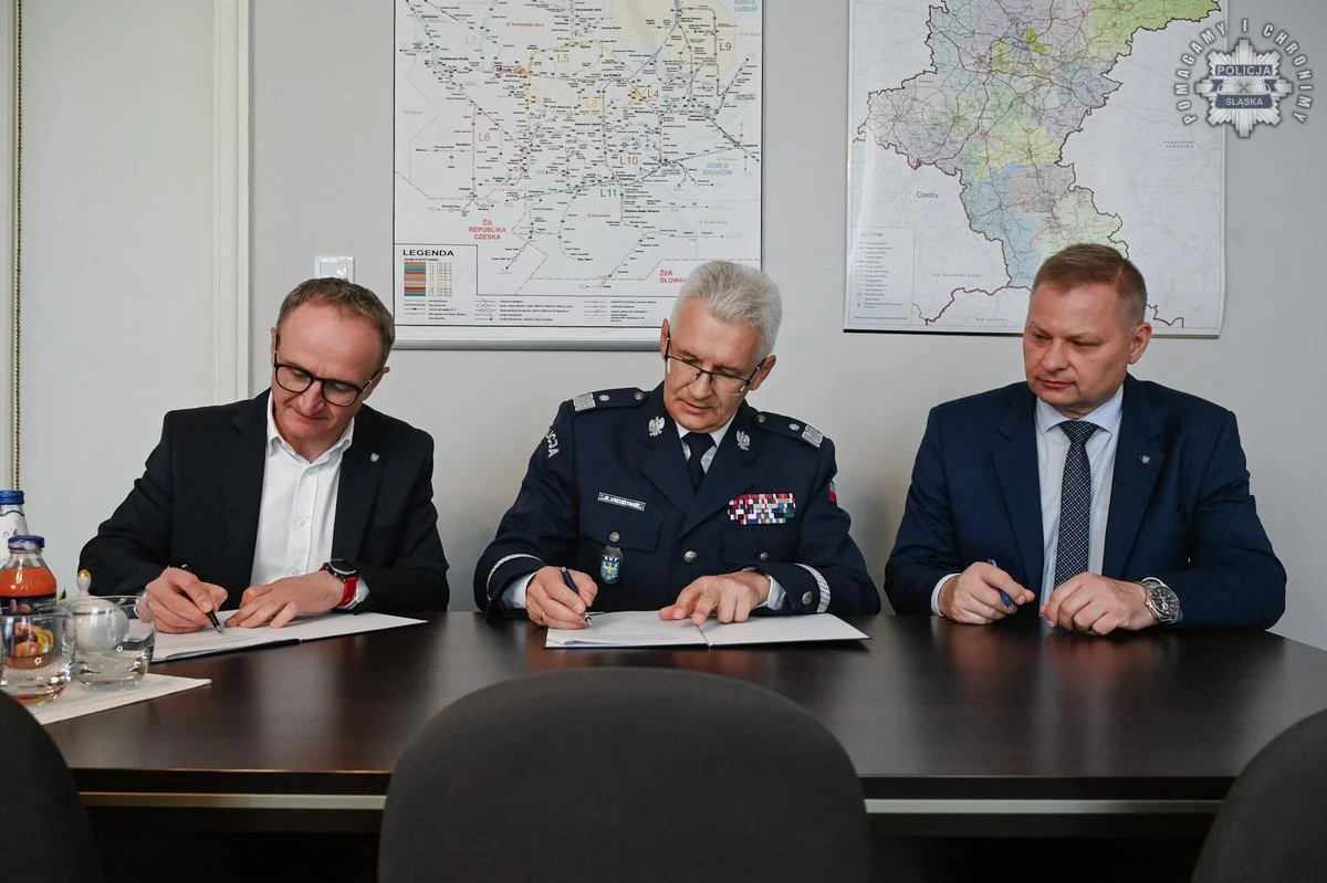 Nowoczesny sprzęt i czworonożni funkcjonariusze. Policja ze wsparciem regionu