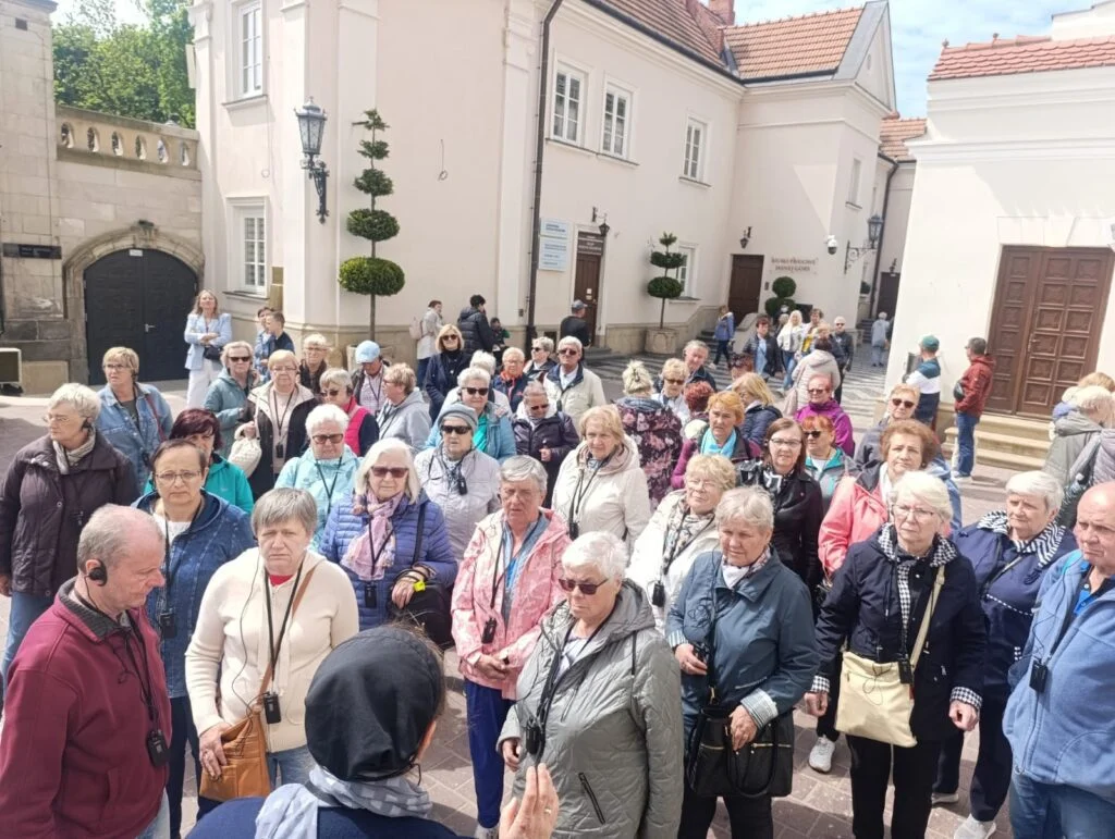 Śladami historii i wiary – seniorzy z Siemianowic na Jasnej Górze