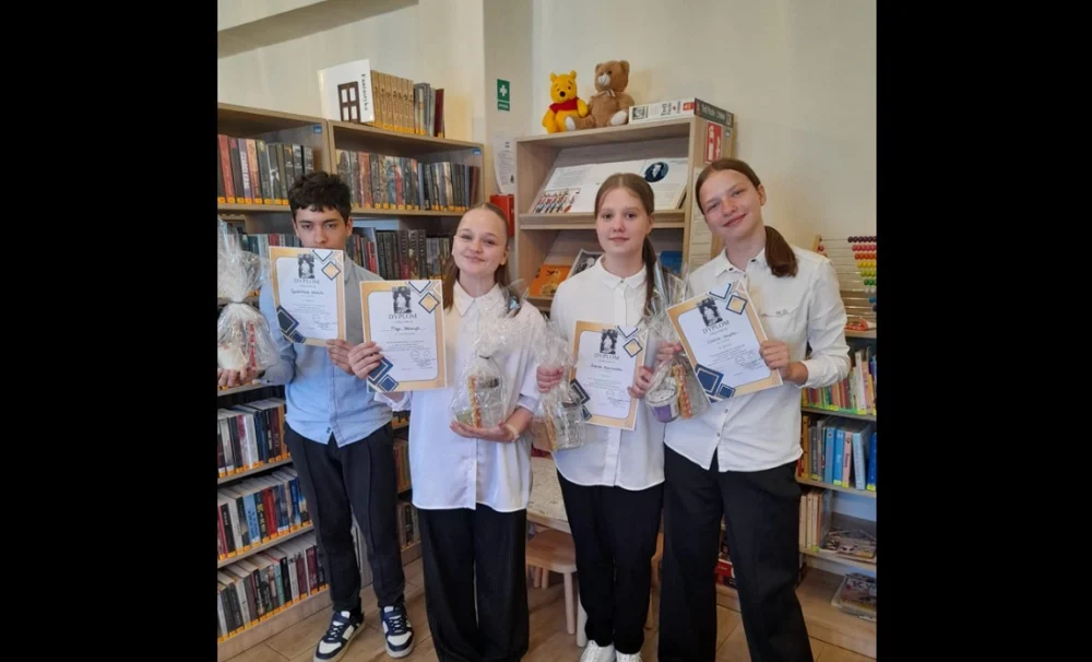 Uczniowie klas siódmych w konkursie poświęconym Hannie Ożogowskiej