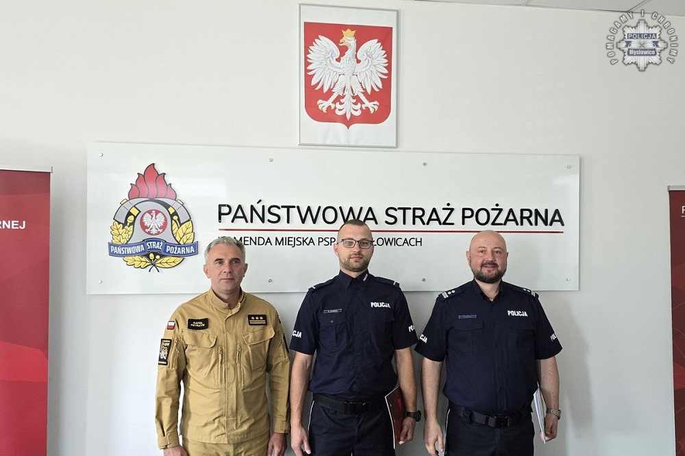 Mysłowicki policjant doceniony za pomoc przy zabezpieczeniu wycieku gazu na stacji paliw
