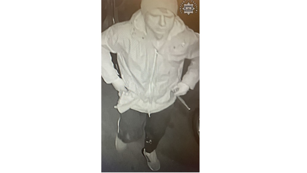 Włamanie do sklepu w Mysłowicach. Policja publikuje wizerunek sprawcy