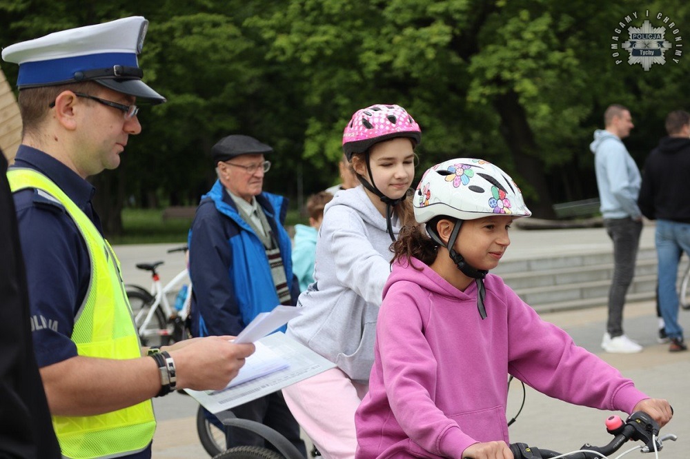 Egzamin pod okiem policji. Młodzi rowerzyści z SP nr 11 już z uprawnieniami