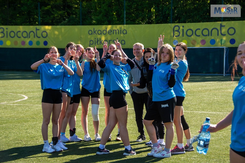 Mysłowickie Igrzyska: SP 13 obroniła złoto w piłce nożnej dziewcząt