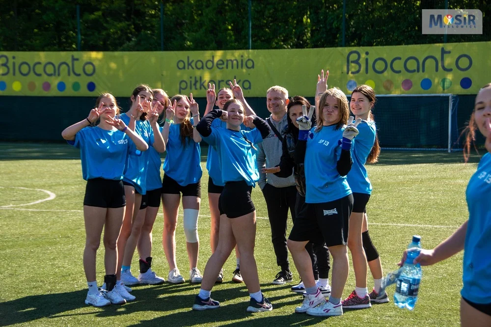 Mysłowickie Igrzyska: SP 13 obroniła złoto w piłce nożnej dziewcząt