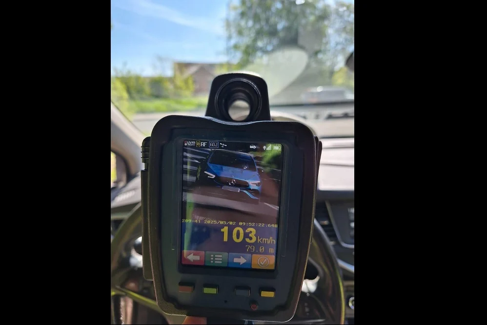 Bez pasów i z prędkością 103 km/h