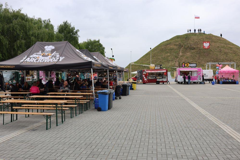 Weekend pod Kopcem Wyzwolenia: food trucki, Mercedesy i moc atrakcji