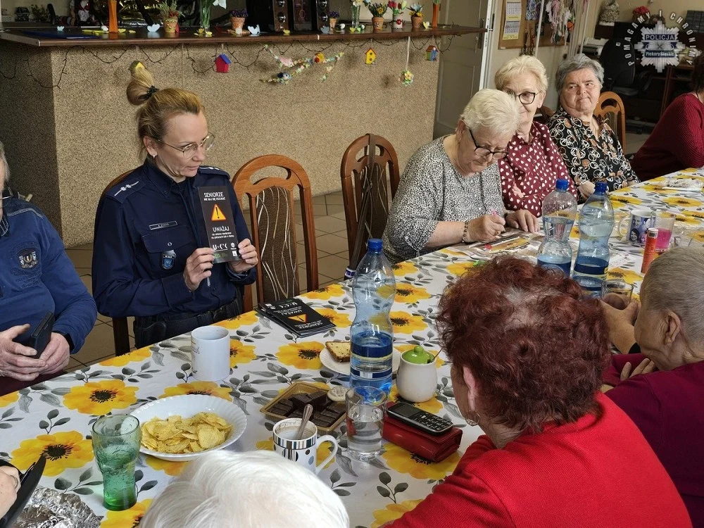 Spotkanie z seniorami w Piekarach Śląskich: Bezpieczeństwo na pierwszym miejscu
