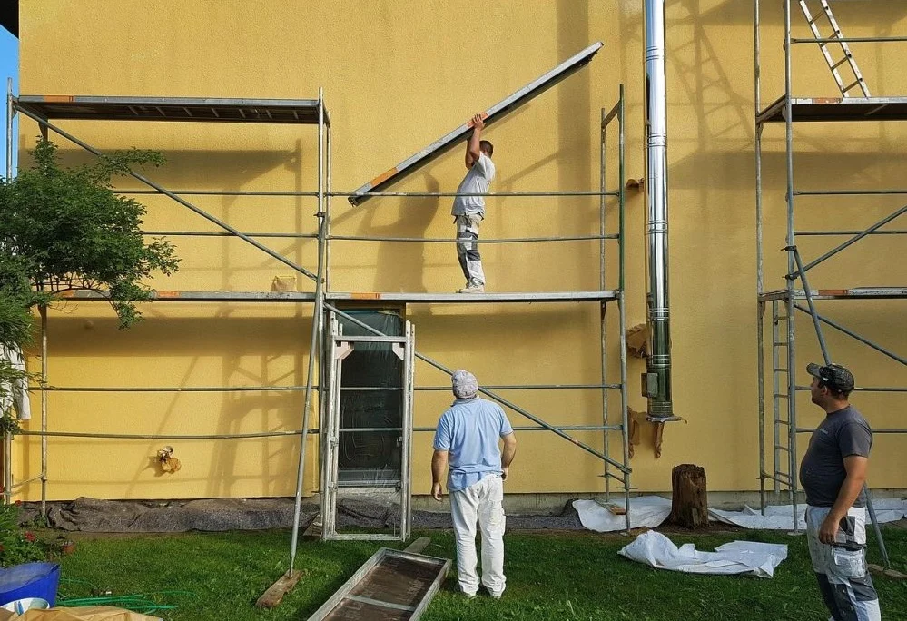 ZGM rozpoczął prace modernizacyjne dachów w sześciu budynkach na terenie miasta