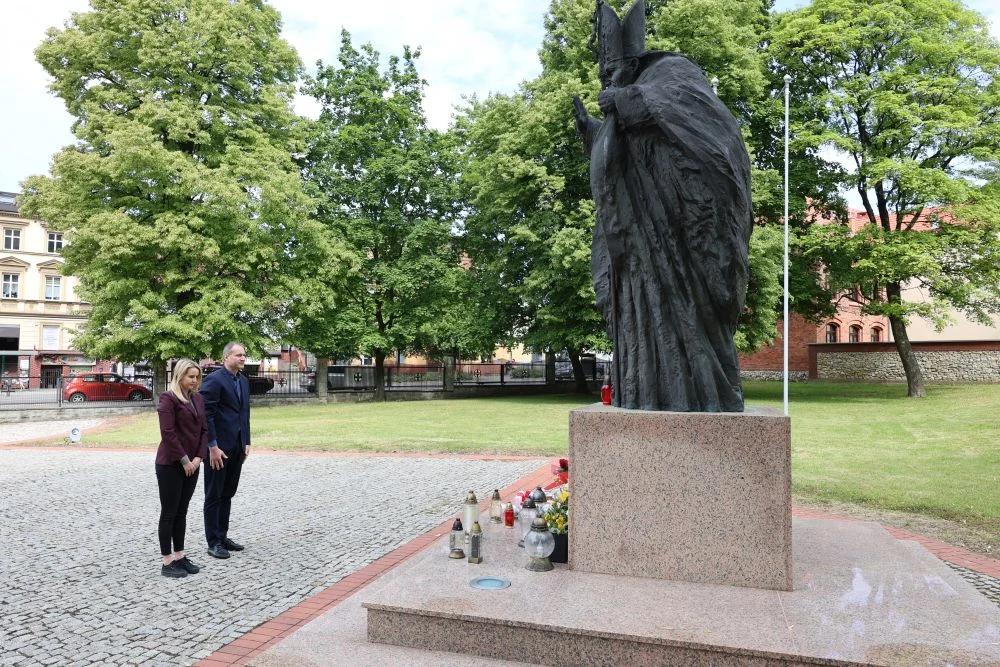 Jan Paweł II – pierwszy Honorowy Obywatel Piekar Śląskich.