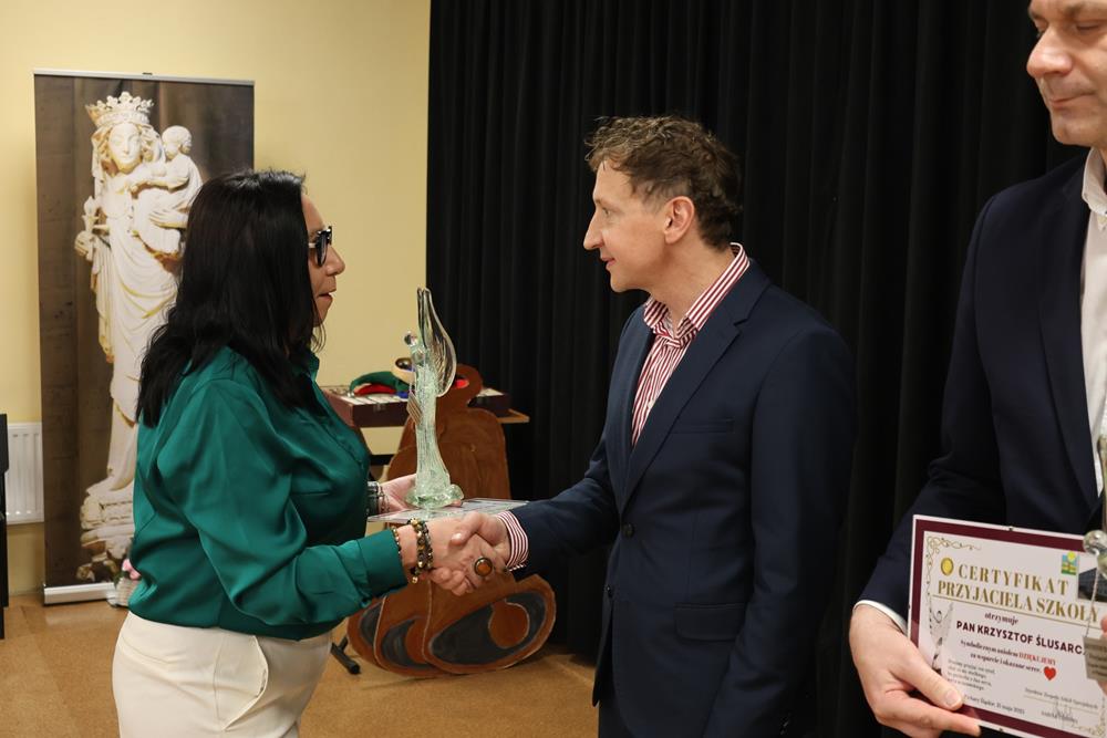 Wyróżnienia „Przyjaciel szkoły” / fot. UM Piekary Śląskie