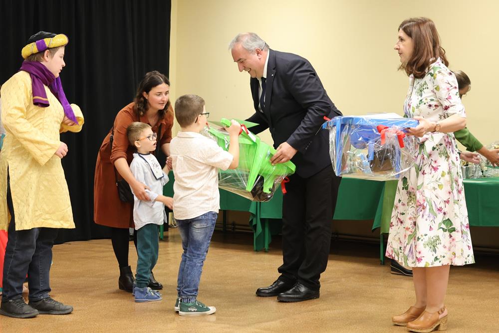 Wyróżnienia „Przyjaciel szkoły” / fot. UM Piekary Śląskie