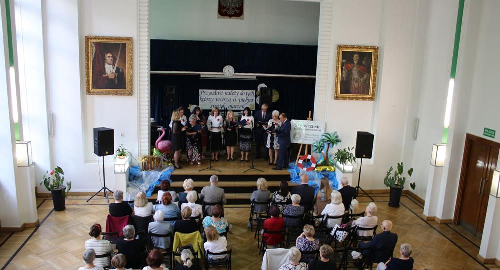 Zakończenie roku akademickiego Uniwersytetu Trzeciego Wieku w Piekarach Śląskich
