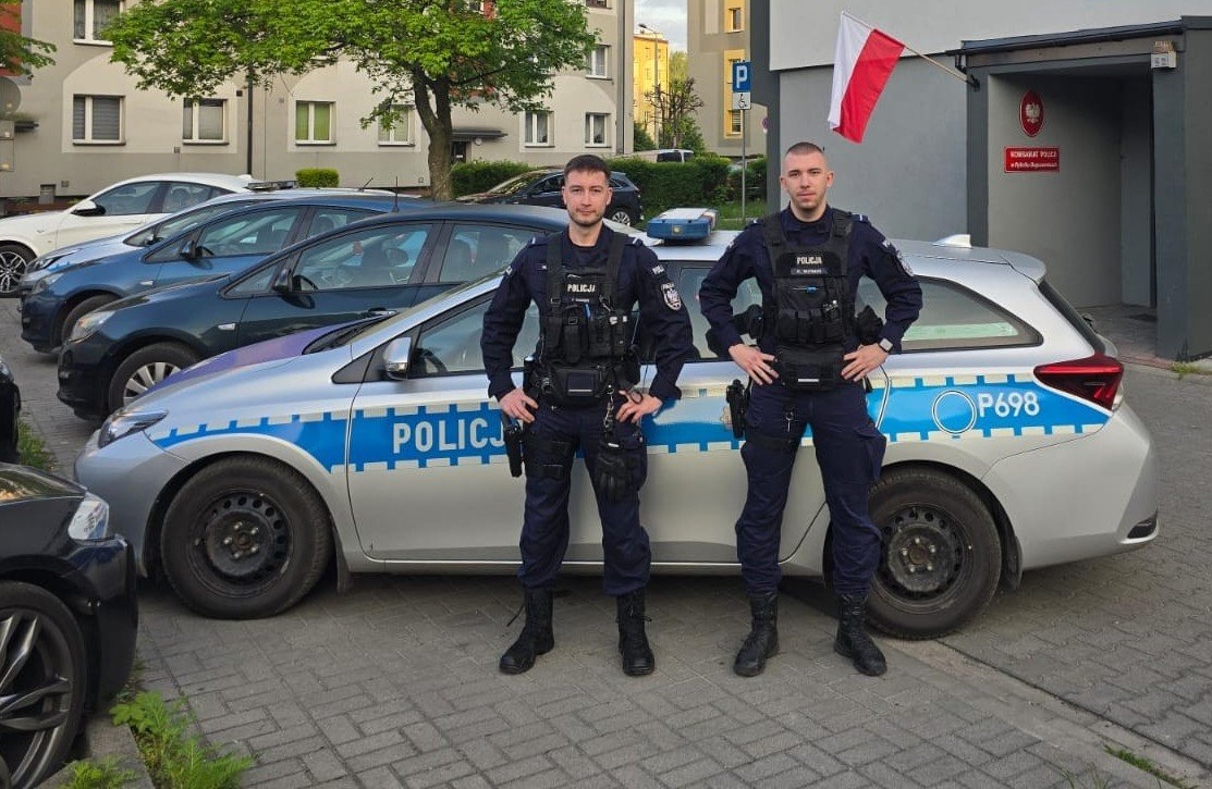 Dramatyczna akcja w Boguszowicach. Policjanci uratowali życie