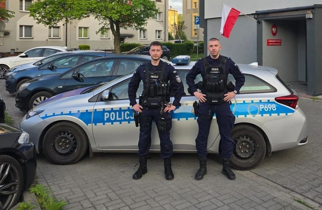 Dramatyczna akcja w Boguszowicach. Policjanci uratowali życie