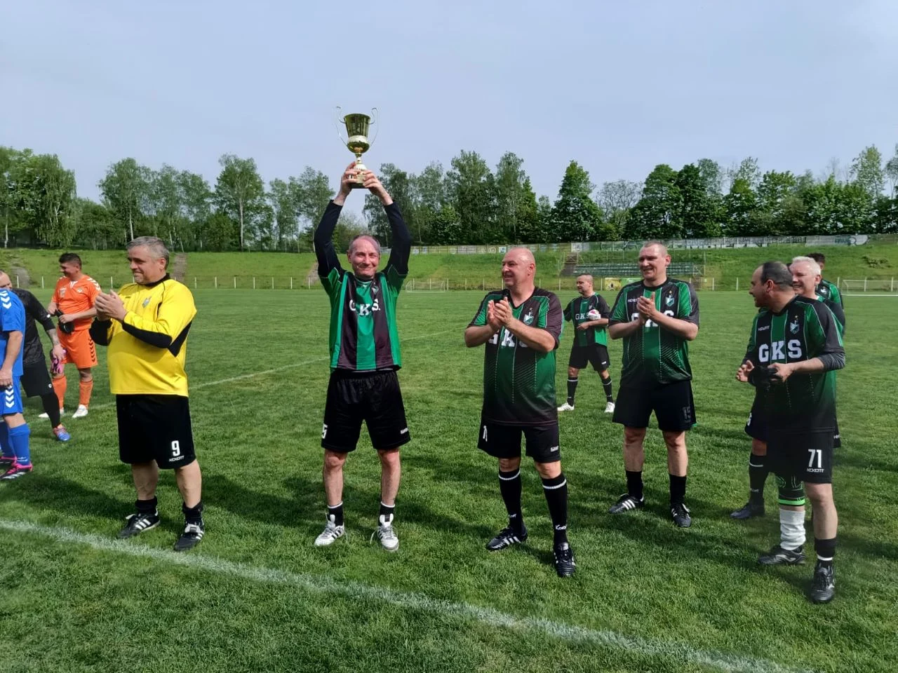 Oldboje Szombierek Bytom zagrali towarzyski mecz z okazji Święta Konstytucji 3 Maja [FOTO]