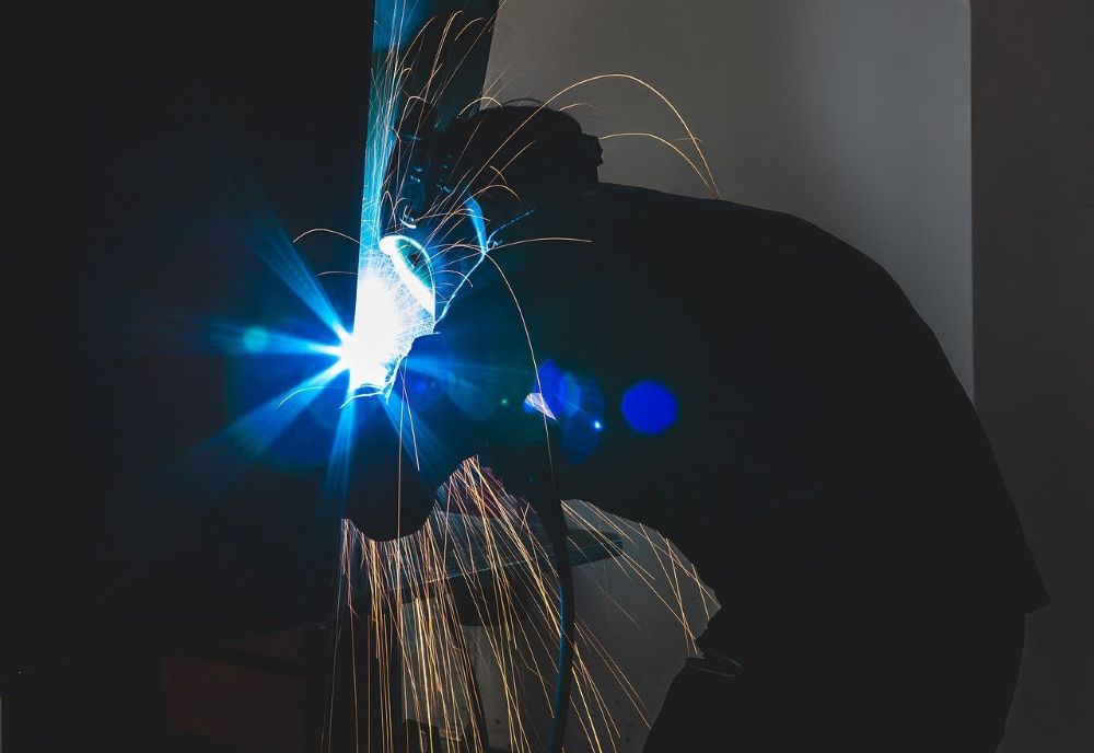 Zalety spawania laserowego - dlaczego warto postawić na tę metodę?
