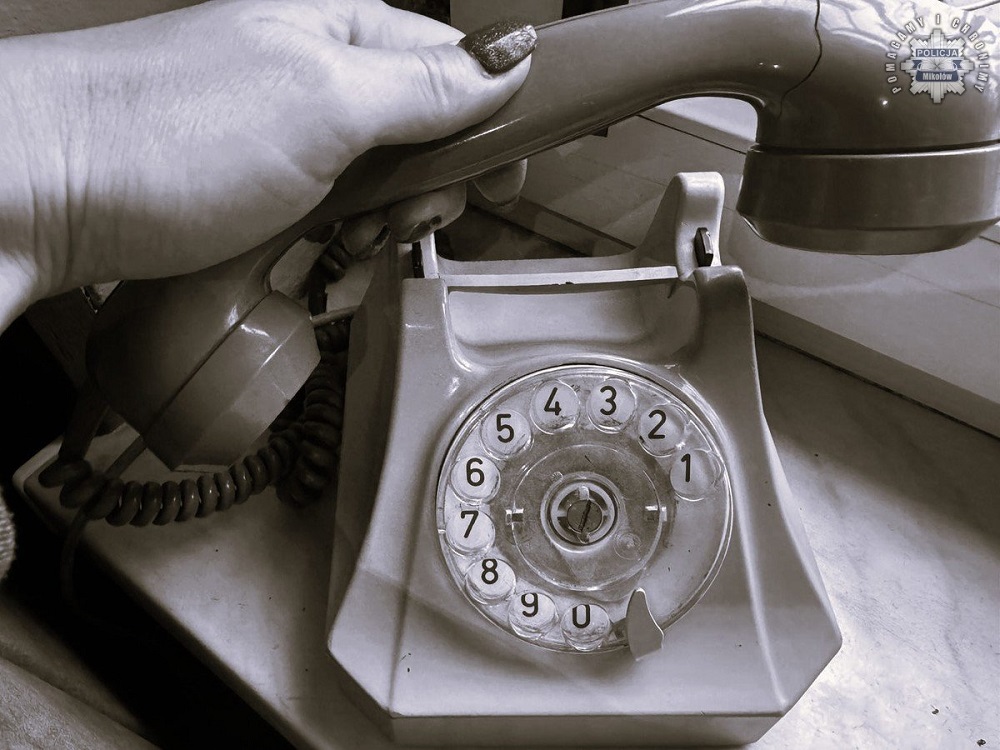 Oszustwo na pracownika banku – 61-latka straciła ponad 20 tysięcy złotych